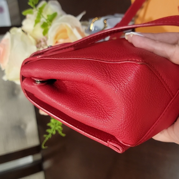 Authentic Louis Vuitton Lockme II BB Poppy chained bag - Picture 7 of 16